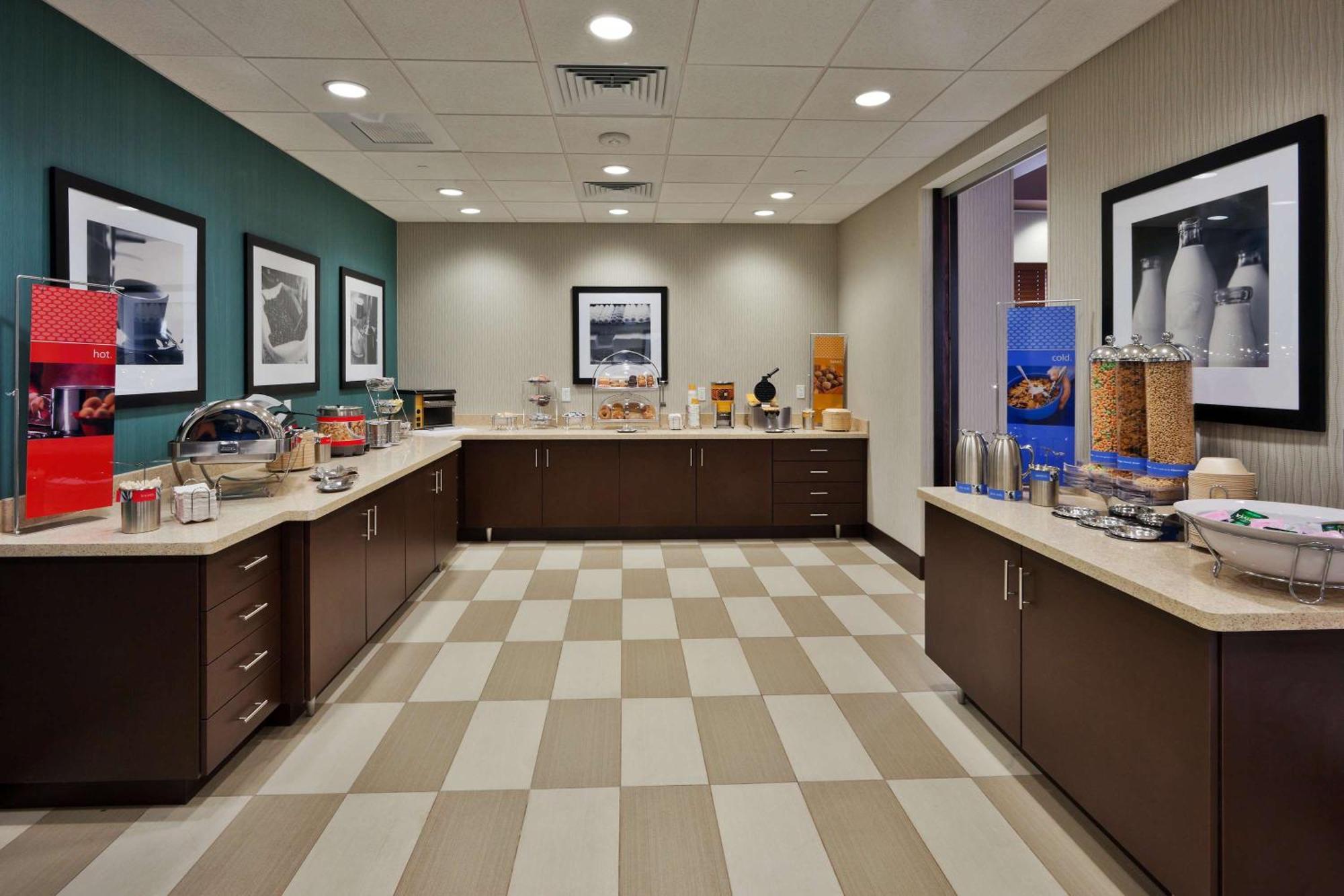 Hampton Inn & Suites Denver Airport / Gateway Park Aurora Exterior foto